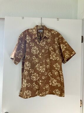 reyn spooner Brown Floral Short-Sleeve Aloha Shirt; Designed in Hawaii